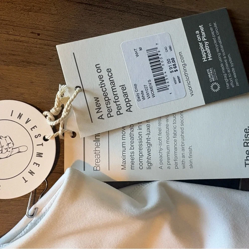 NWT Vuori Daily Crop Medium - Picture 4 of 6